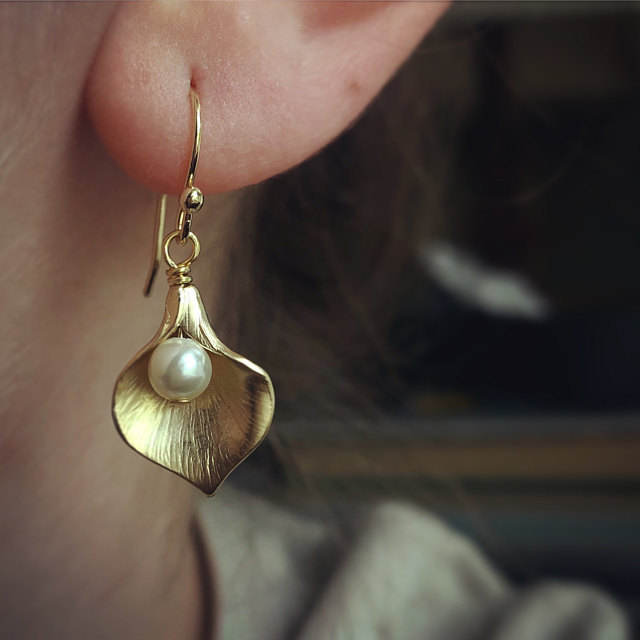 Women's common Calla petal earrings