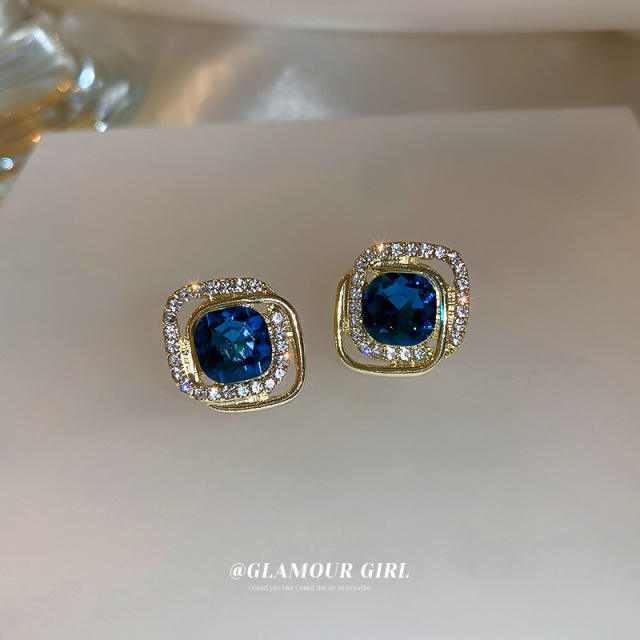 Sapphire blue square gem classic ear studs