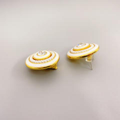 18KG button design ear studs