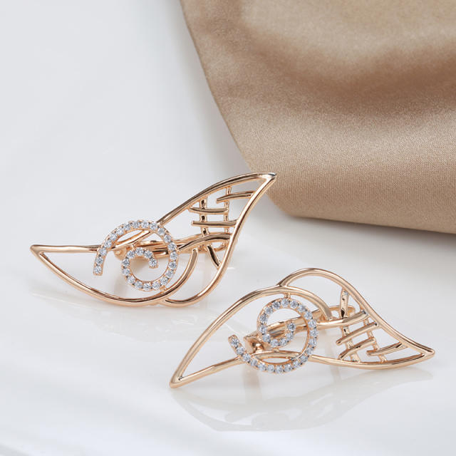 New Diamond hollow earrings