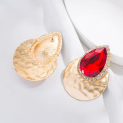 Dropped glass crystal metal feeling ear studs