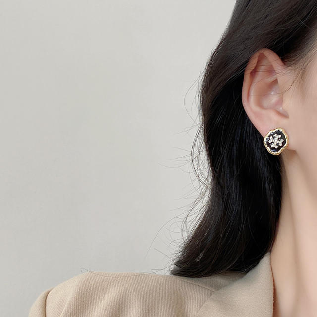 Korean fashion 925 needle black white ear studs