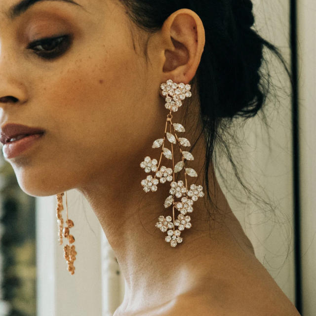 Luxury cubic zircon leaf design earrings