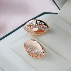 New Diamond hollow earrings