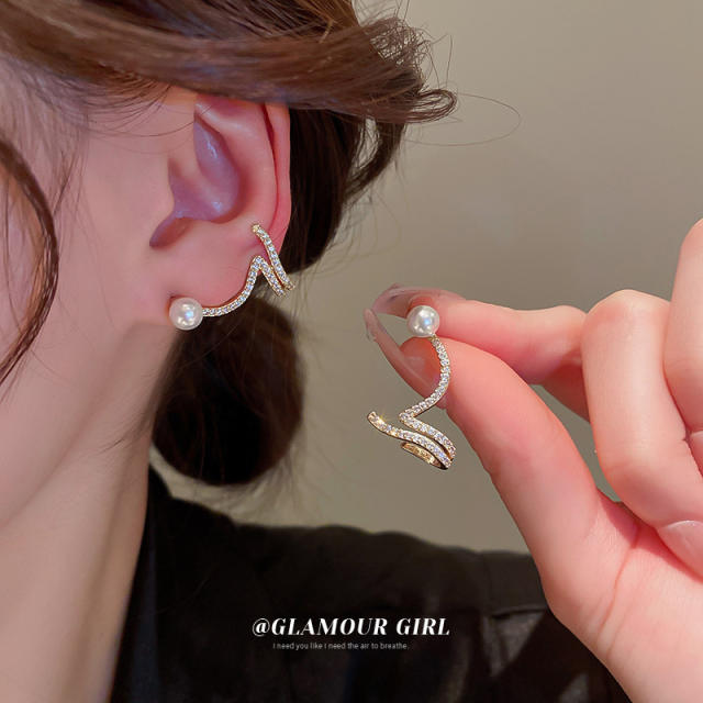 Rhinestone pearl wave shape ear studs