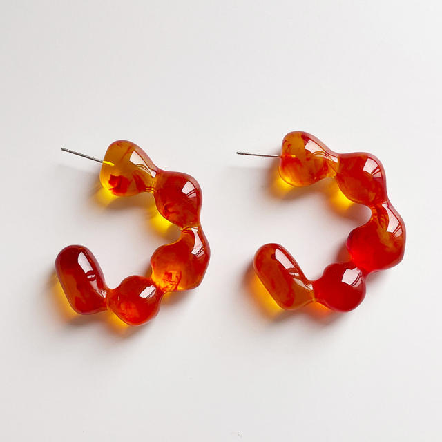Retro irregular resin C- shaped earrings