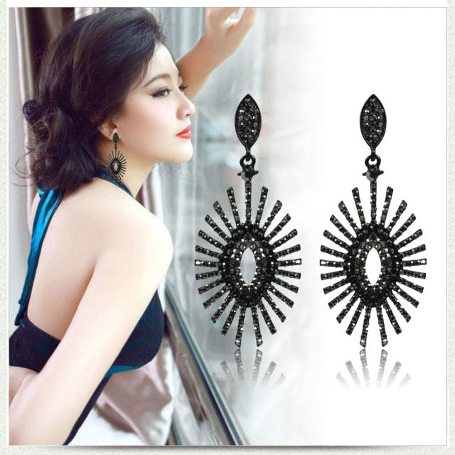 Luxury black color rhinestong dangle earrings