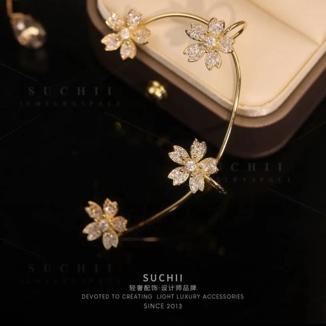 Delicate cubic zircon flower ear wrap