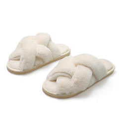 Fluffy slippers for women