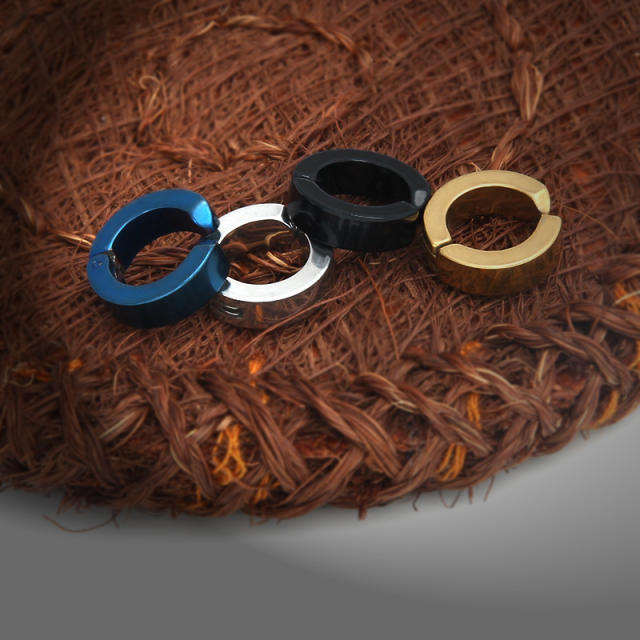 Black titanium steel ear clip