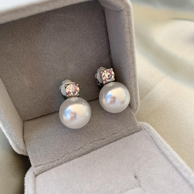 Chic pearl diamond clip on earrings
