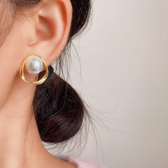 Pearl clip on earrings