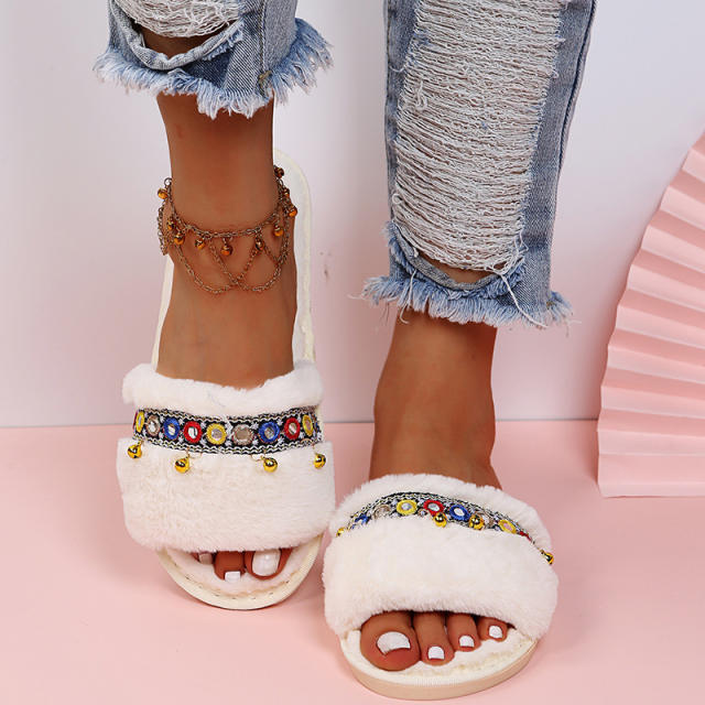 Fluffy flat slippers