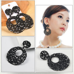 Hollow out black color rhinestong setting dangle earrings