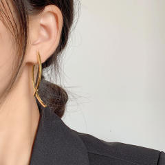 Concise cross line clip on earrings