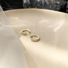 Cubic zirconia C- shaped diamond ear cuff