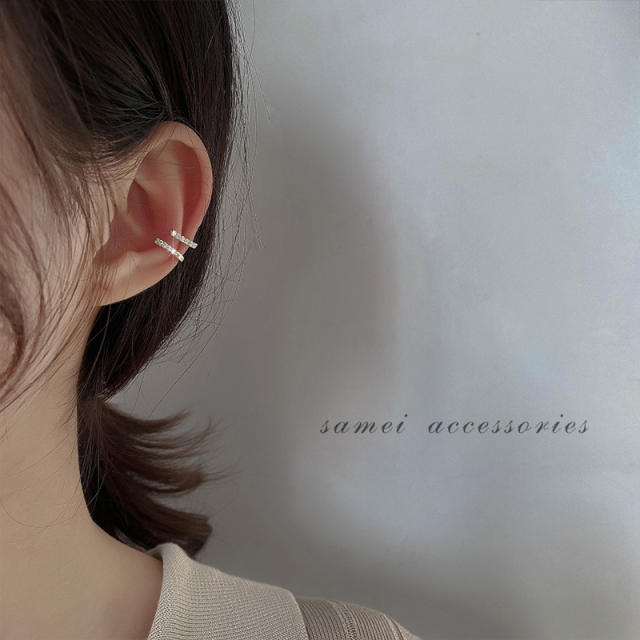 Cubic zirconia C- shaped diamond ear cuff
