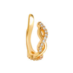 Twiste diamond ear cuff