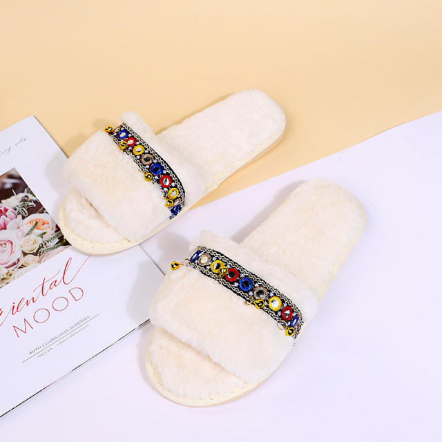 Fluffy flat slippers