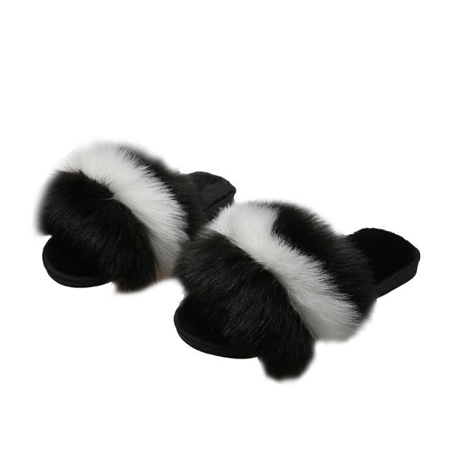 Striped pattern fluffy slippers