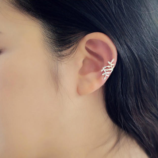 Leaf ear cuff