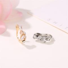 Diamond vine ear cuff