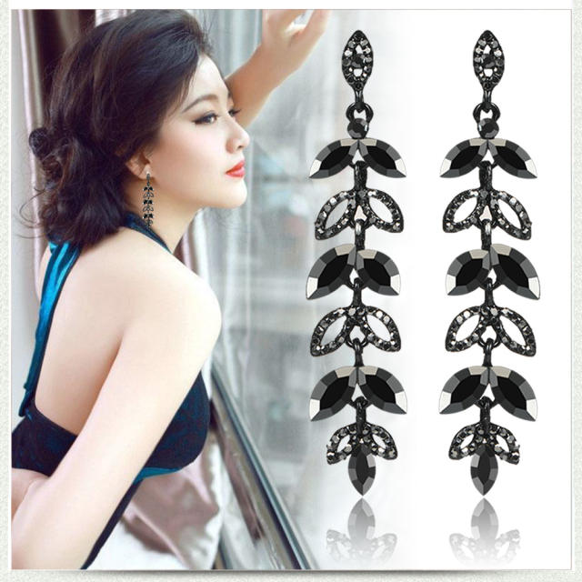 Luxury pave setting rhinestong glass crystal dangle earrings