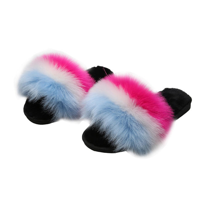 Striped pattern fluffy slippers