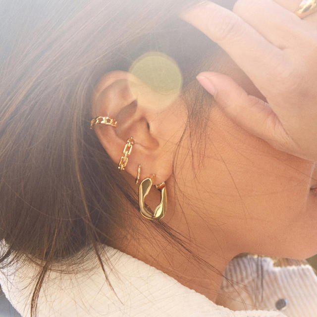 Hipho metal chain ear cuff