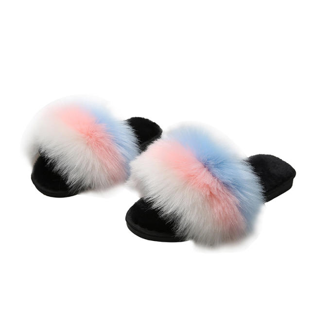 Striped pattern fluffy slippers