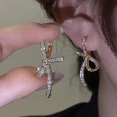 Tiktok same design cubic zircon bowknot huggie earrings