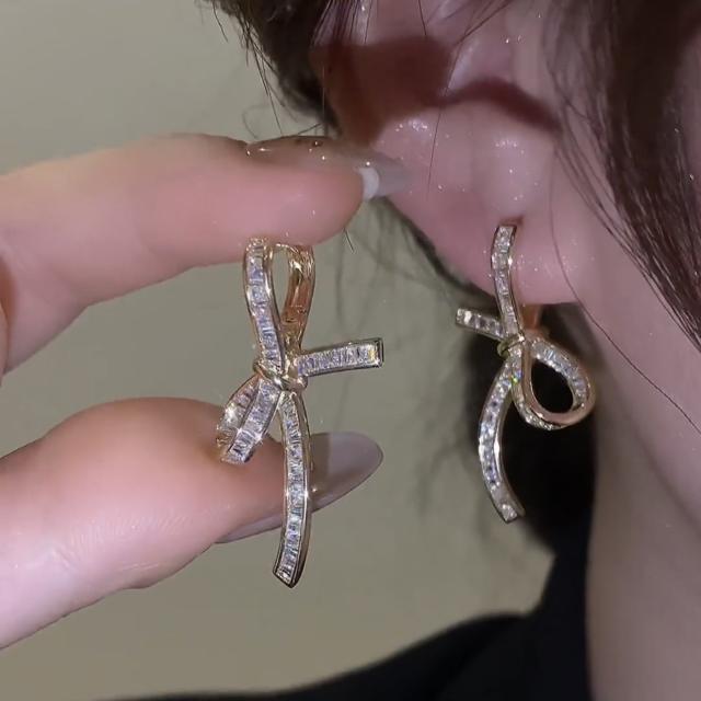 Tiktok same design cubic zircon bowknot huggie earrings