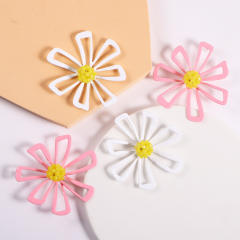 Natural hollow petal flower ear studs