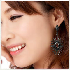 Luxury black color rhinestong dangle earrings