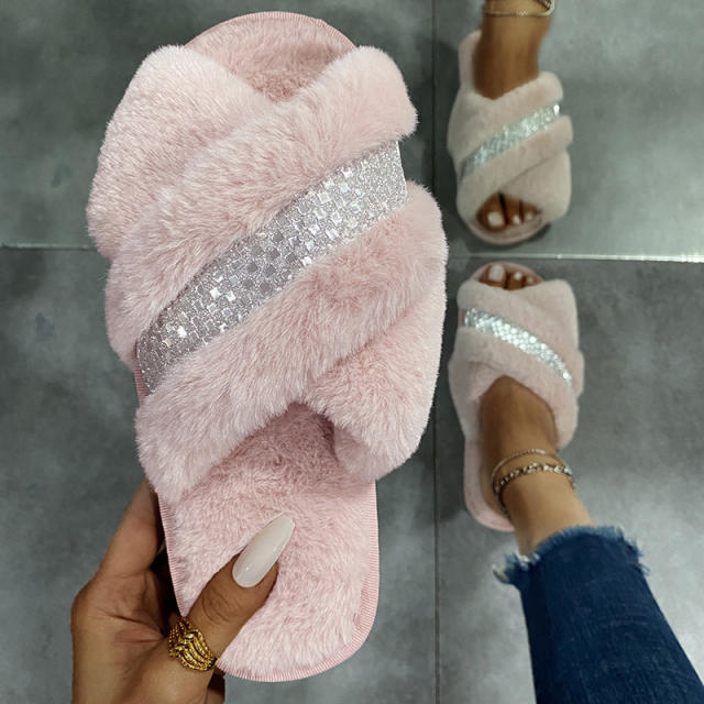 Fluffy flat slippers