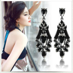 Luxury black color dangle earrings for women