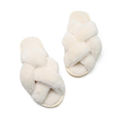 Fluffy slippers for women