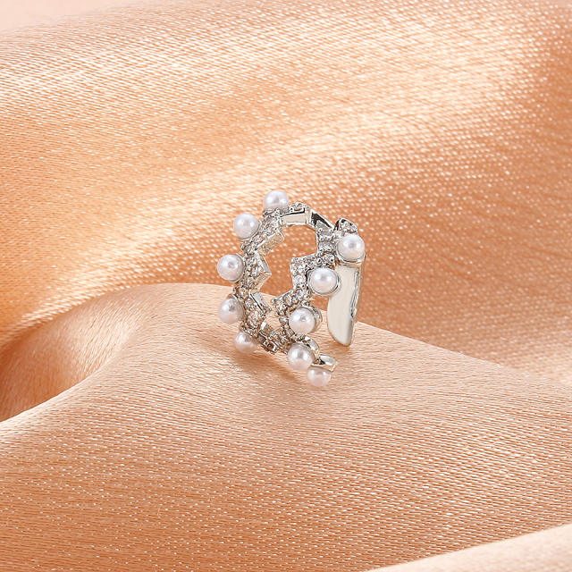 Pearl diamond beaded wave ear cuff