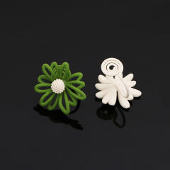 Daisy flower asymmetric clip on earrings