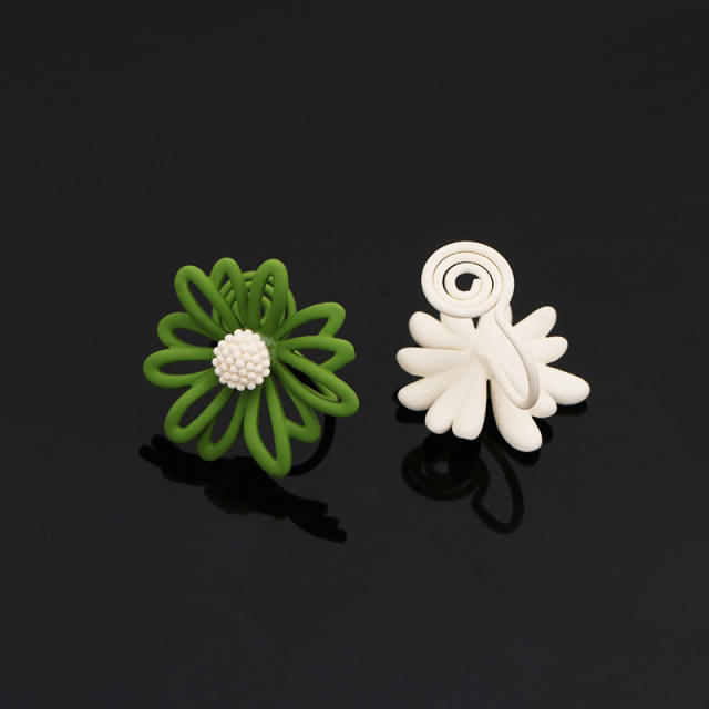 Daisy flower asymmetric clip on earrings