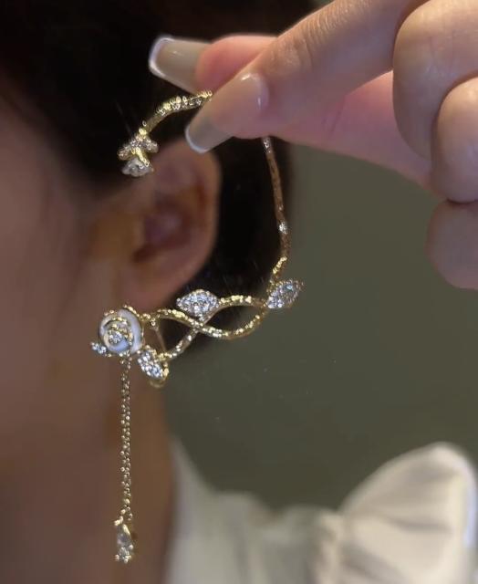 Personality diamond rose flower ear wrap