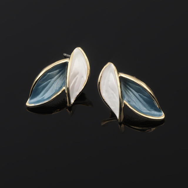 Color leaf chic clip on earrings