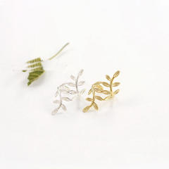 Leaf ear cuff