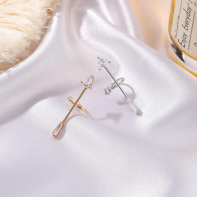 Diamond arrow ear cuff
