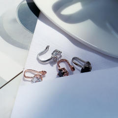 Tiny star triangle crown diamond ear cuff