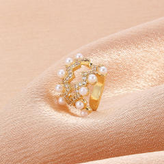 Pearl diamond beaded wave ear cuff