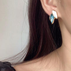 Color leaf chic clip on earrings