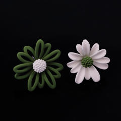 Daisy flower asymmetric clip on earrings