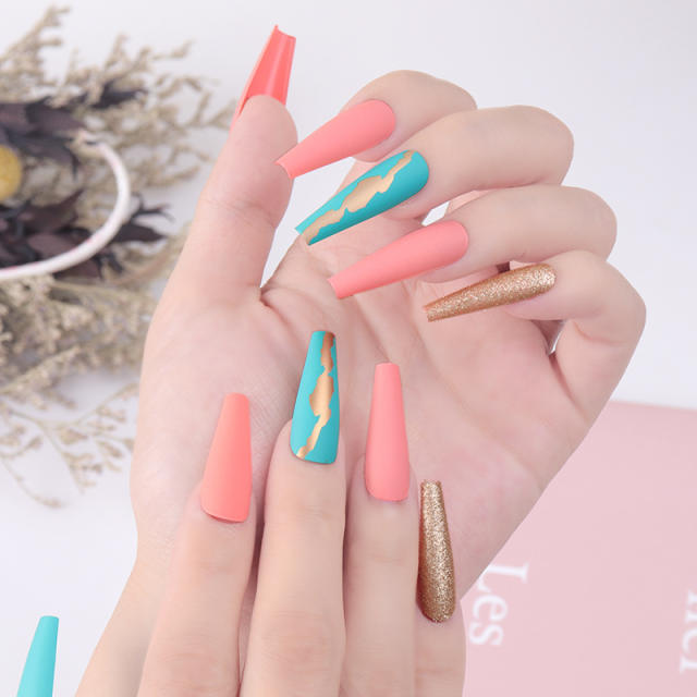 Contrast color false nails