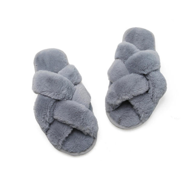 Fluffy slippers for women